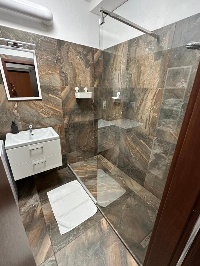 Medena Apartment Old Town With Free Parking ブラチスラヴァ エクステリア 写真